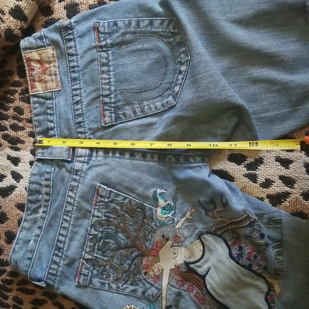 True Religion Distressed Shorts - Picture 9 of 9